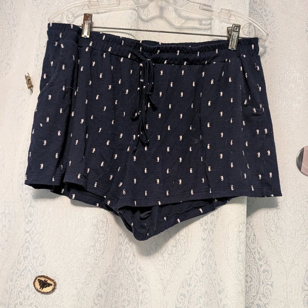 Seahorse print short shorts